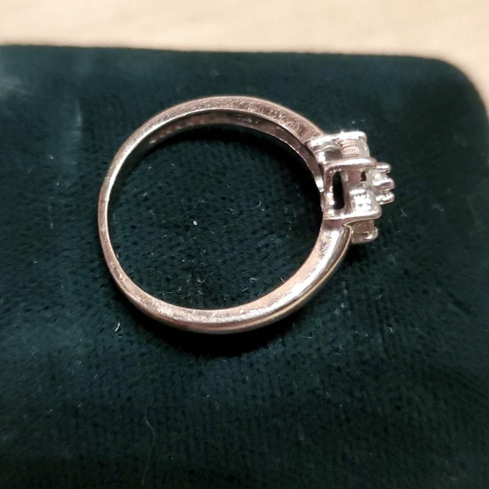 Diamond Ring - Picture 4 of 5